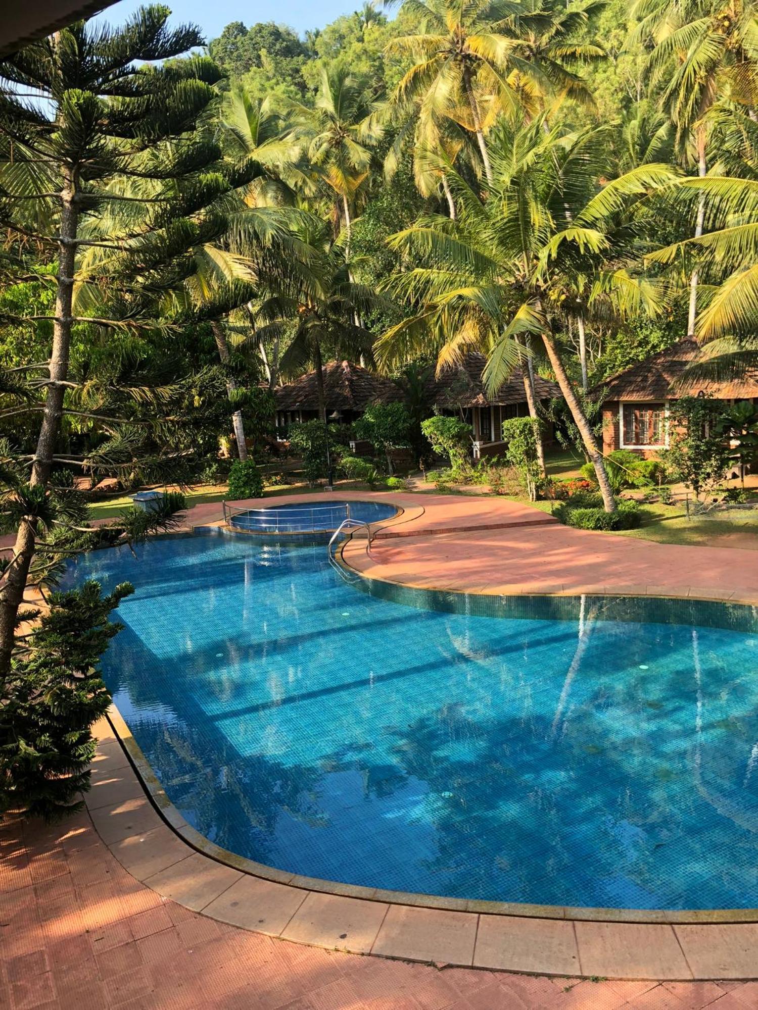 Abad Harmonia Ayurvedic Beach Resort Kovalam Exterior foto