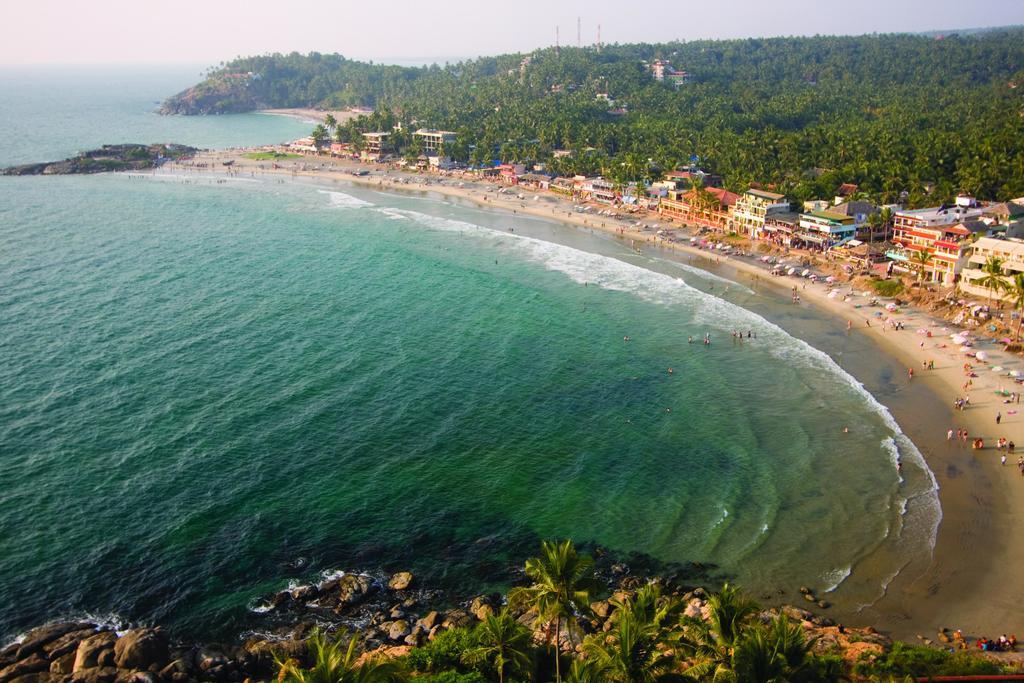 Abad Harmonia Ayurvedic Beach Resort Kovalam Exterior foto