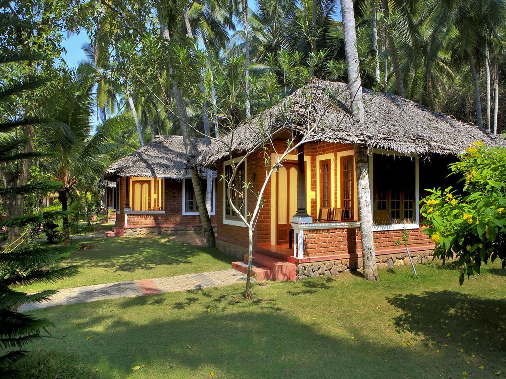 Abad Harmonia Ayurvedic Beach Resort Kovalam Exterior foto